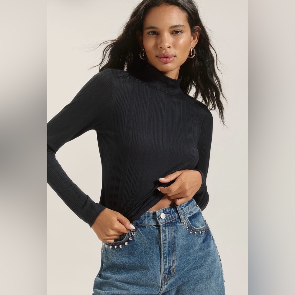 NWT Long sleeve open back black turtleneck
